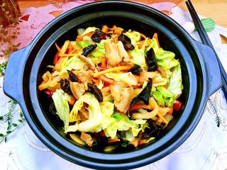 28、饭店里的明星菜系列➕干锅手撕包菜,成品