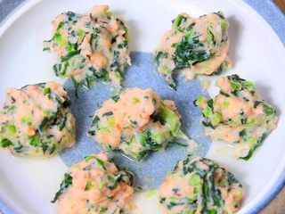 6、鲜虾油麦菜丸子,出锅啦，开盖的那刻，哇，好香好香~~~