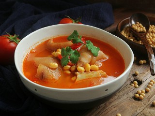 18、番茄黄豆猪蹄汤,充满食欲的一碗汤！