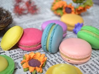 24、马卡龙柠檬蛋奶夹馅,成品。