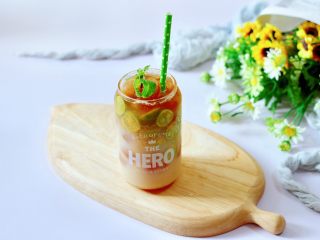 12、青柠冰红茶,冰爽可口又茶香浓郁，简单而不简约哟～