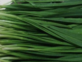 1、妈妈的味道菜包子,洗净