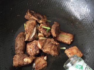 7、糖醋排骨,半汤匙白醋(木有白醋香醋代替哈)