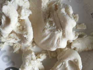 9、豆腐,看我挤干豆浆的豆渣。保存好可以做豆渣饼。