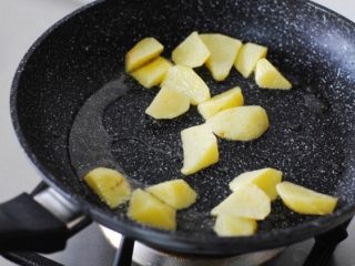 4、煎牛排,如图