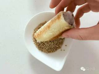 3、宝宝辅食：芋泥卷-很朴实，很健康，却很美味的台式甜点...12M+,热乎乎蘸上香喷喷的熟芝麻。