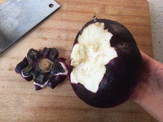 2、妈妈菜～素烧茄子,茄子去头