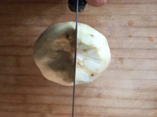 4、妈妈菜～素烧茄子,对半切开