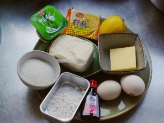 1、芝士蛋糕,准备材料。