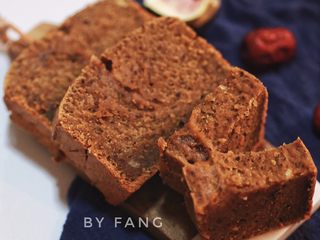 15、枣泥糕,切成厚片,趁热吃哦!