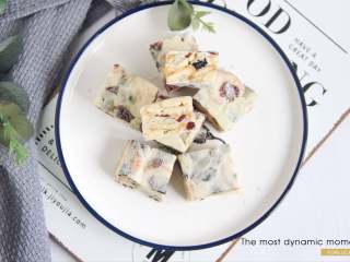 12、好吃到流眼泪的网红雪花酥,成品图