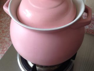 14、党参虫草乌鸡汤,盖上盖子大火烧开后小火炖一个小时左右