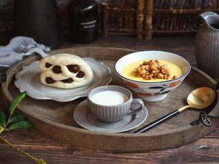 12、鹅蛋羹～孕妇餐,美味孕妇早餐：肉末鲜虾鹅蛋羹、枣卷、牛奶。