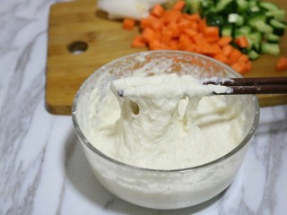 5、虾仁疙瘩汤,和成糊状~