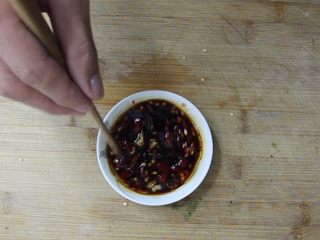 8、红薯叶窝窝头（80、90后童年美食）,调料汁