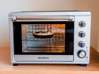 15、柠檬塔,烤箱提前预热:170度 中层 上下火 20-25分钟左右 边缘略微上色(塔皮中需放置油纸或锡纸倒入小碎石镇压,家里储备的杂粮豆子也可以)