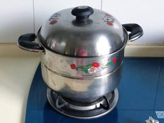 13、虾干冬腌菜,放锅里大火蒸二十分钟即可