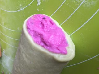 6、火龙果抹茶饼,切