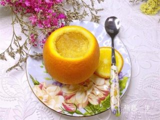 8、 香橙燕窝,美味营养的香橙燕窝盅完成啦！接下来就好好享受吧！