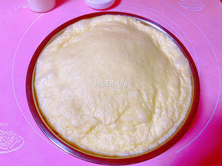 8、法国牛奶面包,一次发酵好后的面团发酵两倍大