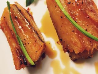3、蜂蜜鳗鱼,最后稍微淋点蜂蜜即可