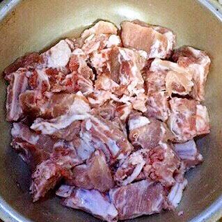 1、清炖排骨，妈妈的味道（二）,准备好的排骨。