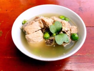 10、清炖排骨，妈妈的味道（二）,迫不及待的先来一碗。