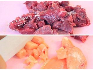 2、土豆嫩肉饼,牛肉切碎，鸡肉切碎。