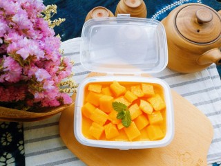 22、芒果慕斯盒,装饰完成。美吧！