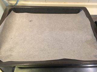 20、奶酪面包圈,准备好烤盘，铺上烘培纸