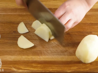 1、土豆曲奇12m+,首先，土豆切片~