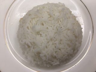 1、杂蔬饭团一让你孩子爱上吃饭,白饭一碗