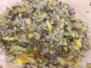 16、杂蔬饭团一让你孩子爱上吃饭,加入炒好的蛋碎