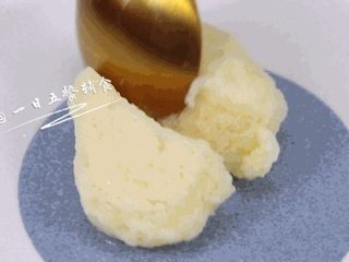 7、白菜鱼丸 宝宝健康辅食,龙利鱼+鸡蛋, 轻轻一压,碎成泥,你说嫩不嫩?