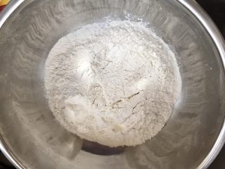 1、以假乱真的梨子馒头,面粉300g