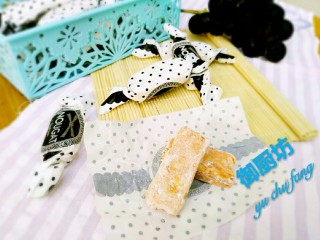 13、花生高钙牛轧糖,奶香十足，花生香脆，满满都是爱