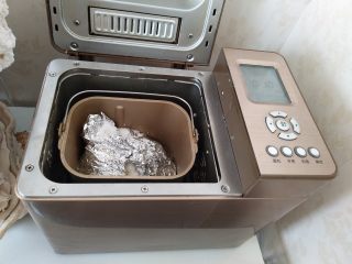 9、盐焗鸡腿（面包机版）,放入面包机