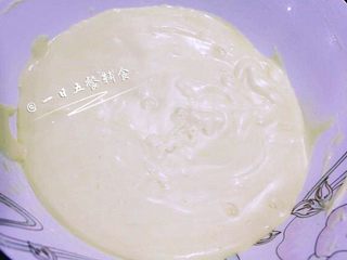 4、哈根达斯冰淇淋,直到全部混合均匀。