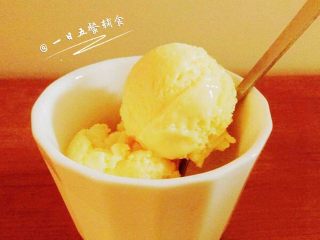 11、哈根达斯冰淇淋,纯粹经常是奢华的最高境界，哈根达斯冰淇淋的基础配方永远只有4种天然成分：脱脂鲜奶、鲜奶油、鲜蛋和糖（上面提供的食材就是这4种哦）。其它品牌常