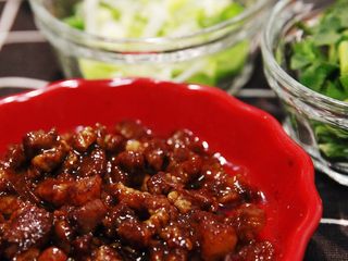 20、春饼卷土豆丝,盛出来，备用。看上去就特别有食欲呢！