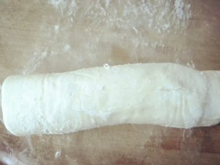 10、香蕉飞饼卷,紧紧的卷起来