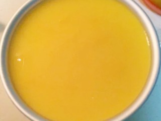 15、镜面芒果慕斯蛋糕,取出做好的慕斯