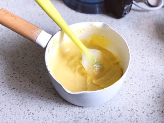 16、口感绝佳的豆乳盒子,豆乳制作好了，状态是很顺滑的