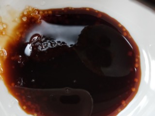 7、鲜香辣杏鲍菇炒腊肉,一勺生抽。