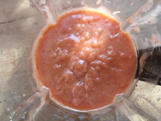 6、山楂糕,启动破壁机搅打15秒左右成山楂泥