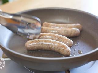 15、自制无添加脆皮肠,再也不用给宝宝买香肠了!,记得翻面哦