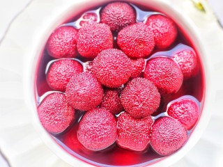 10、酸甜爽口的冰镇杨梅,比新鲜杨梅好吃多了。