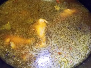 8、红烧鸡块,添水没过鸡块