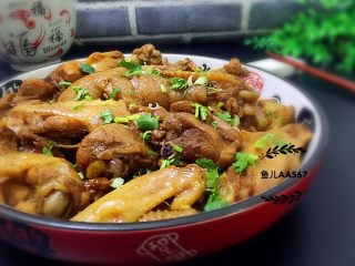 12、红烧鸡块,装盘食用