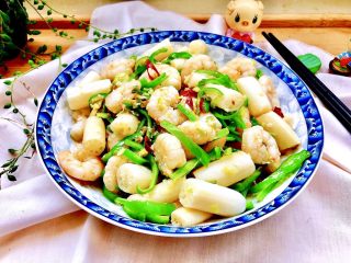 26、酸爽开胃小清新➕泡椒藕带炒虾仁,出锅装盘开始享用吧????